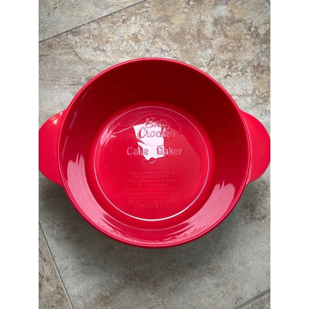 Betty Crocker Microwave Cake Baker Red Bowl with Ingredient Measuring Insert